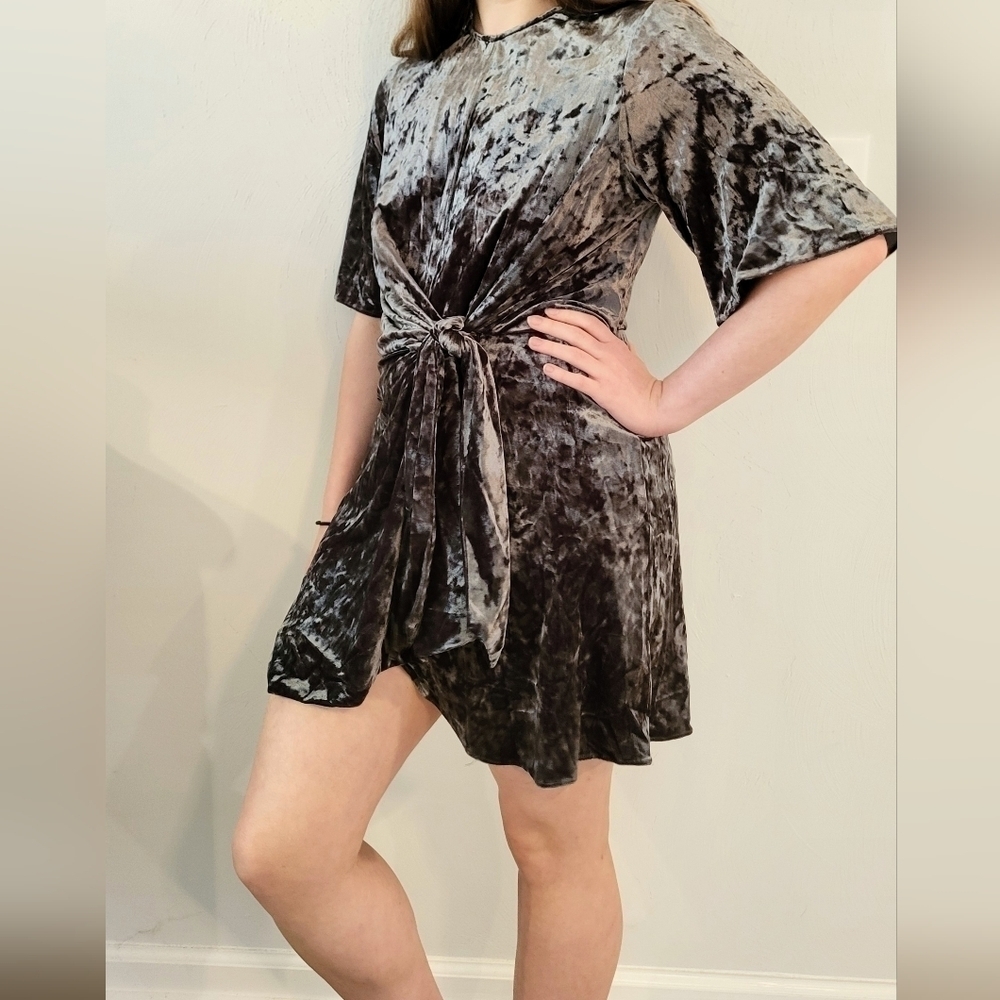 Zara Womens Size M Short Sleeve Knot Front Velvet Casual Short Dress Green Gray